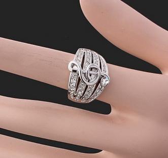 TREBLE CLEF SWAROVSKI CRYSTAL DRESS RING-sz9.5